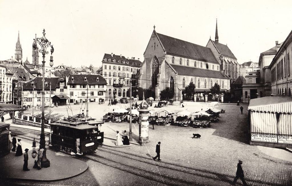 In den 1880er-Jahren standen auf dem Barfüsserplatz noch Autos.