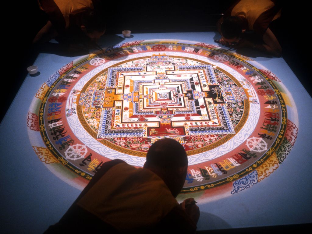 2001_05_00_Ribet_HerstellungSandmandala.jpg