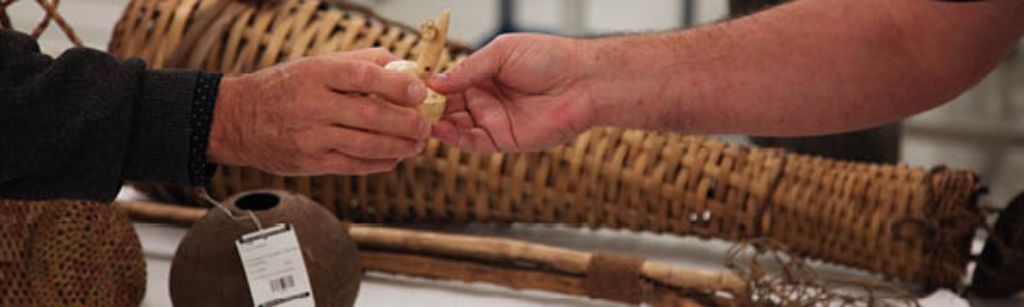 Vor aller Augen – auf Hiva Oa ausstellen