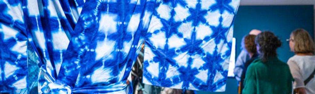 Gebunden, gefaltet, genäht – Gespräch mit Tie-dye